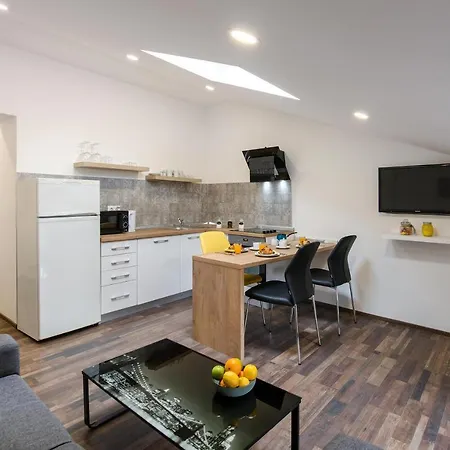 Apartment Hana - Attic In City Center *