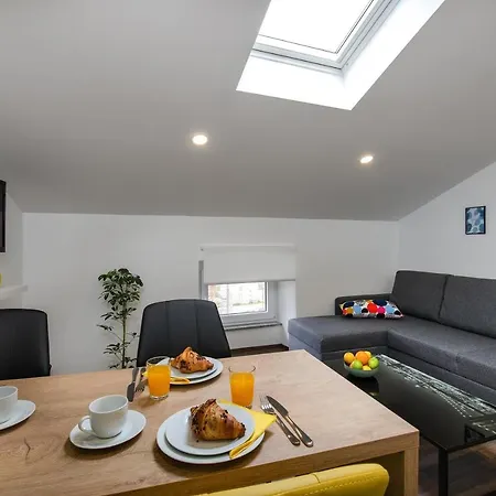 Apartment Hana - Attic In City Center
